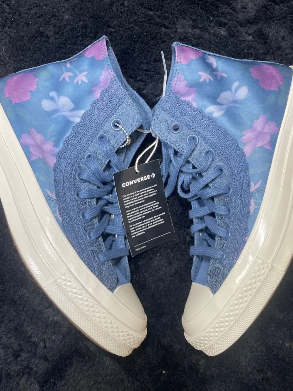 Trendy Beautiful Converse (Chuck Taylor)